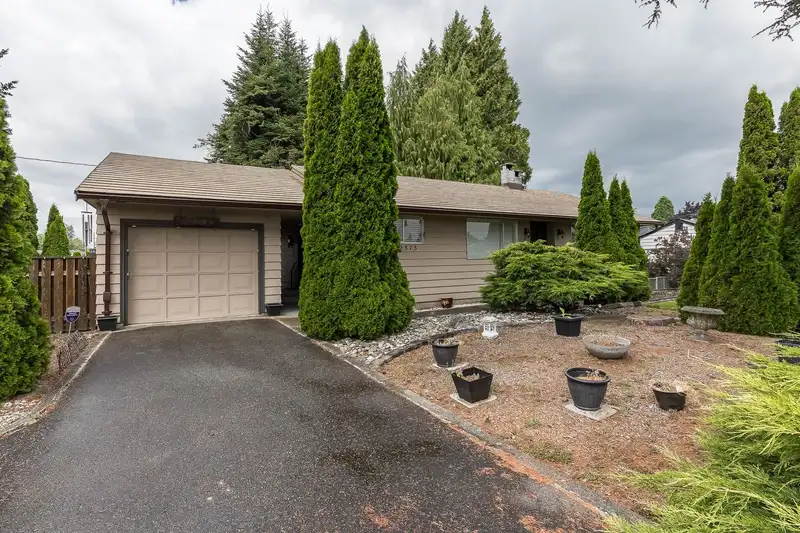 12373 203 STREET - photo 2 of 40
