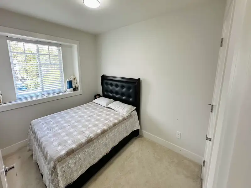 176 13898 64 AVENUE - photo 2 of 22
