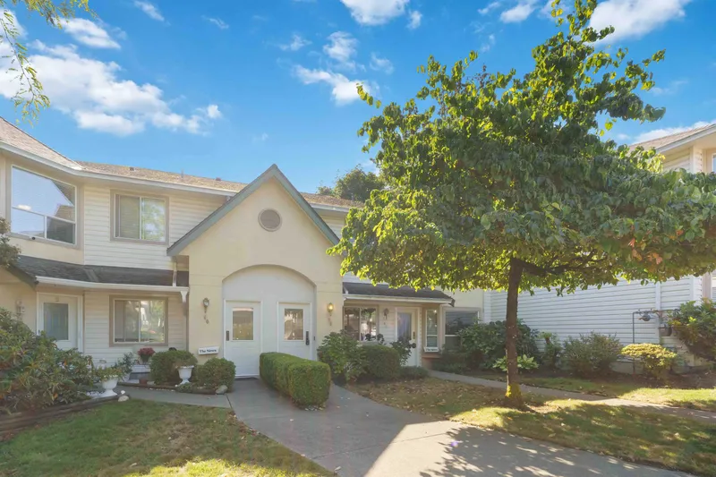 38 3380 GLADWIN ROAD - photo 3 of 25