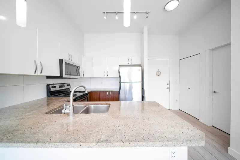 402 13555 GATEWAY DRIVE - photo 4 of 17