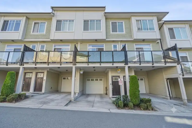 6 13670 62 AVENUE - photo 1 of 34