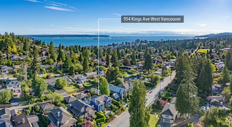 954 KINGS AVENUE - photo 2 of 39