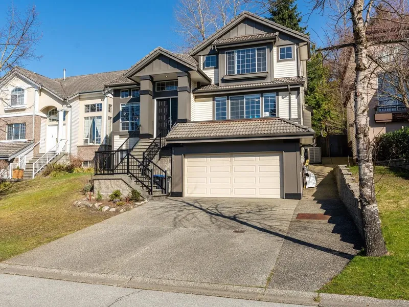 197 ASPENWOOD DRIVE - photo 2 of 25