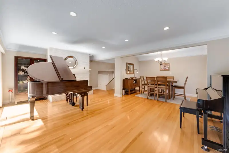 651 KENWOOD ROAD - photo 3 of 26