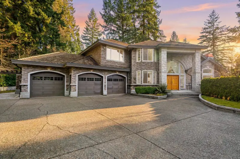 188 WYNDHAM CRESCENT - photo 2 of 25