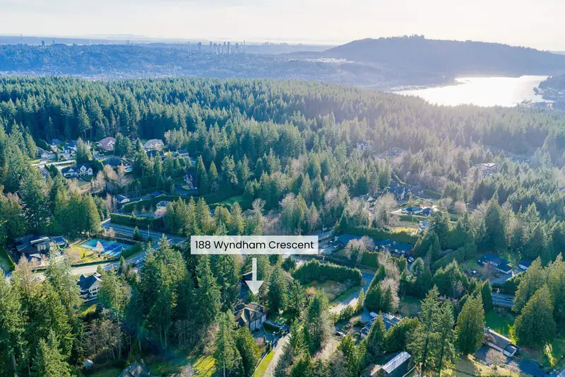 188 WYNDHAM CRESCENT - photo 4 of 25