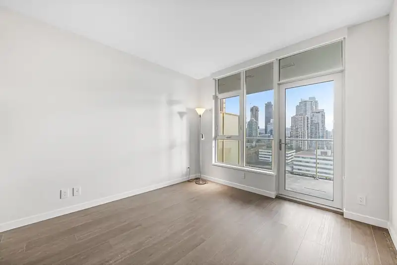 1410 2186 GILMORE AVENUE - photo 3 of 36