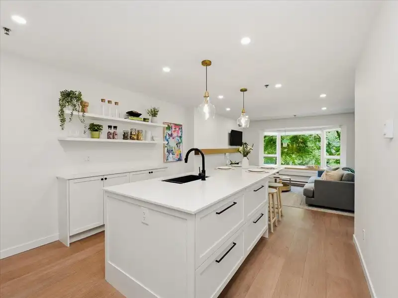 207 1925 W 2ND AVENUE - photo 1 of 28