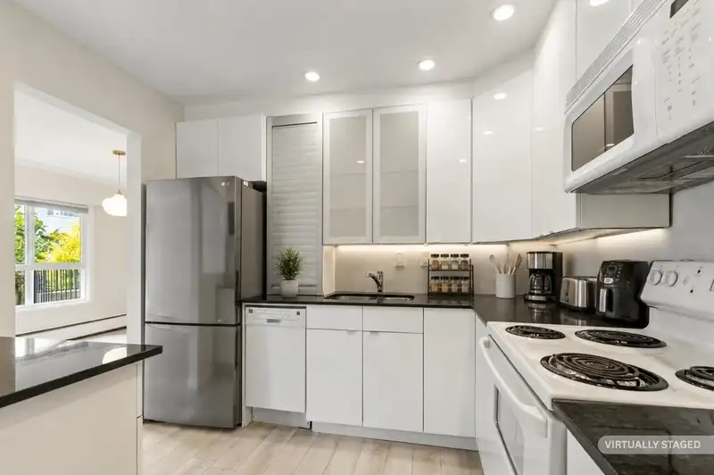 104 1371 FOSTER STREET - photo 3 of 35