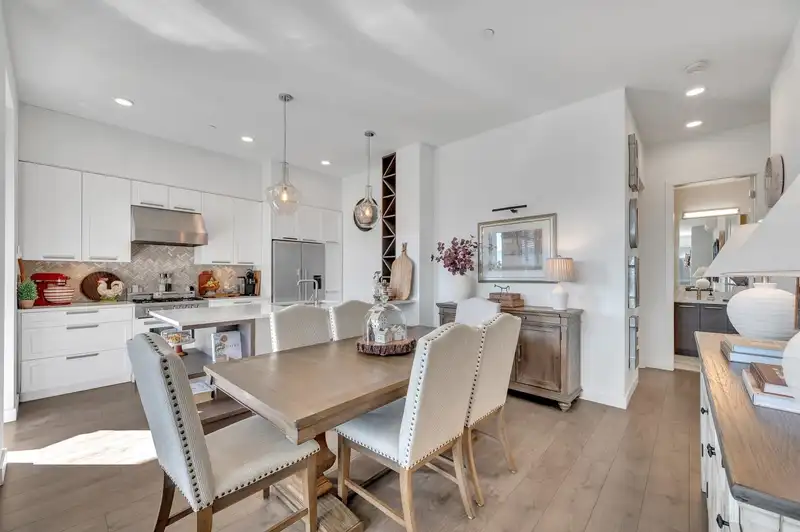 501 33540 MAYFAIR AVENUE - photo 3 of 30