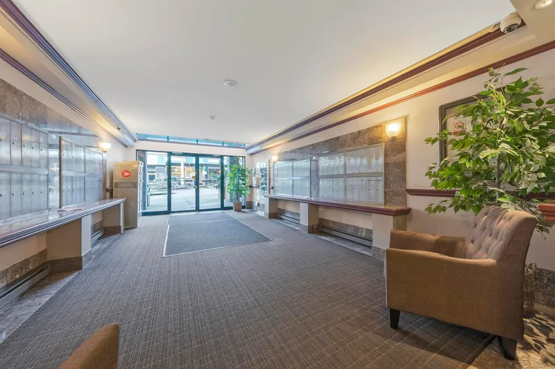 702 720 CARNARVON STREET - photo 2 of 22