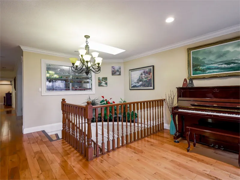 2038 E 40TH AVENUE - photo 4 of 25