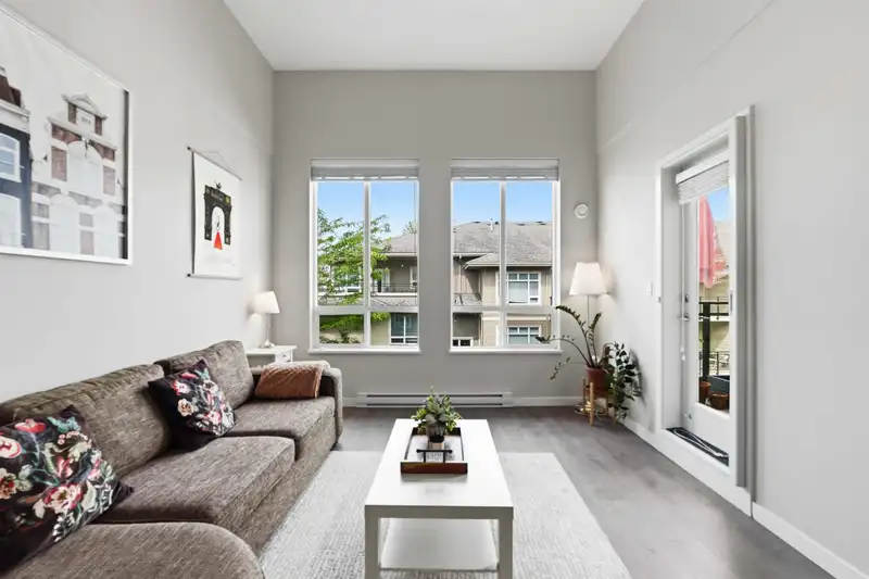 E405 20211 66 AVENUE - photo 2 of 40
