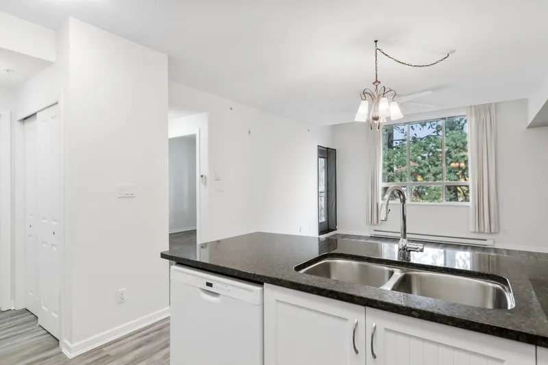 403 16068 83 AVENUE - photo 4 of 25