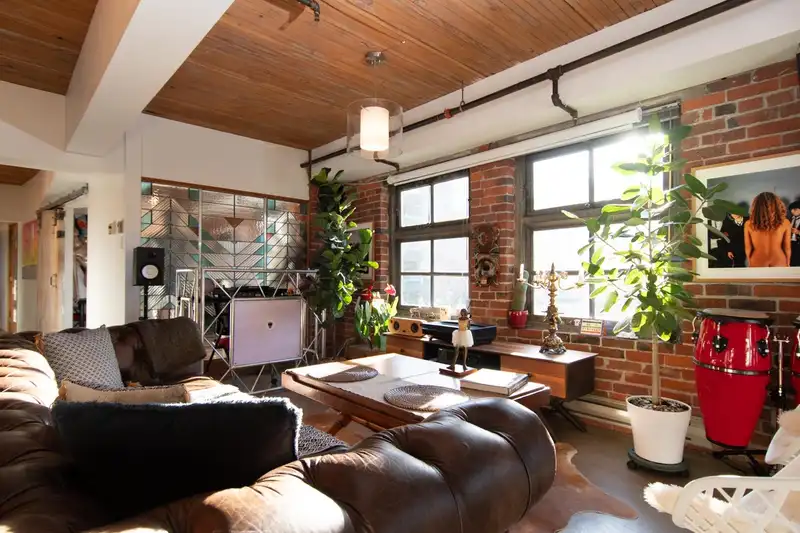 31 120 POWELL STREET - photo 2 of 40