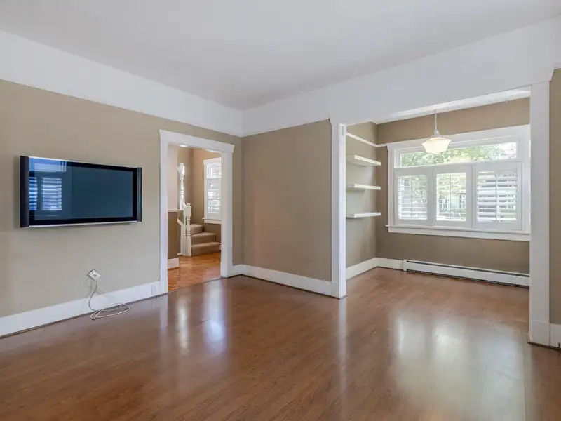7575 SELKIRK STREET - photo 2 of 19