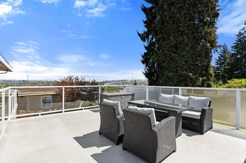 2190 HILLSIDE AVENUE - photo 3 of 40