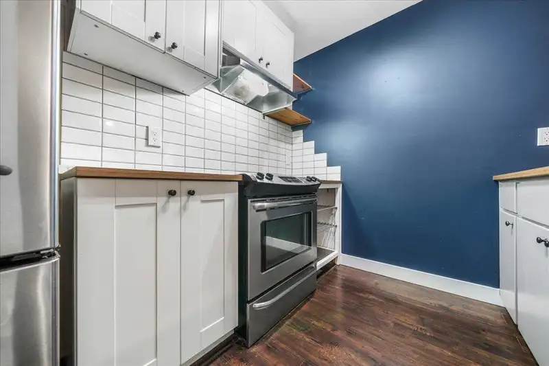 213 2780 WARE STREET - photo 4 of 26