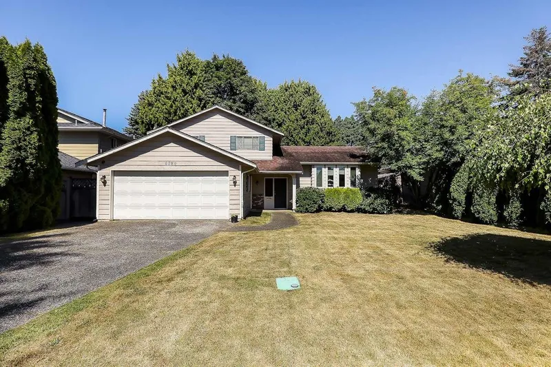 6280 YEATS CRESCENT - photo 2 of 25