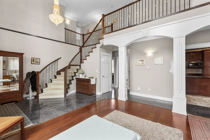 218 SEAVIEW DRIVE - photo 2 of 25