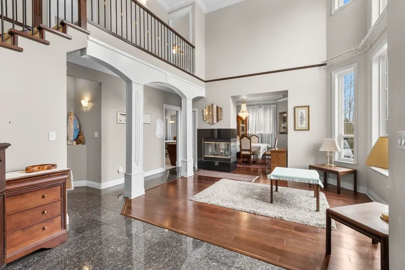 218 SEAVIEW DRIVE - photo 3 of 25