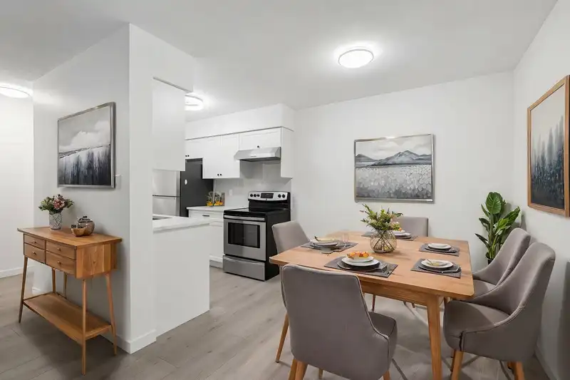 402 9857 MANCHESTER DRIVE - photo 1 of 31