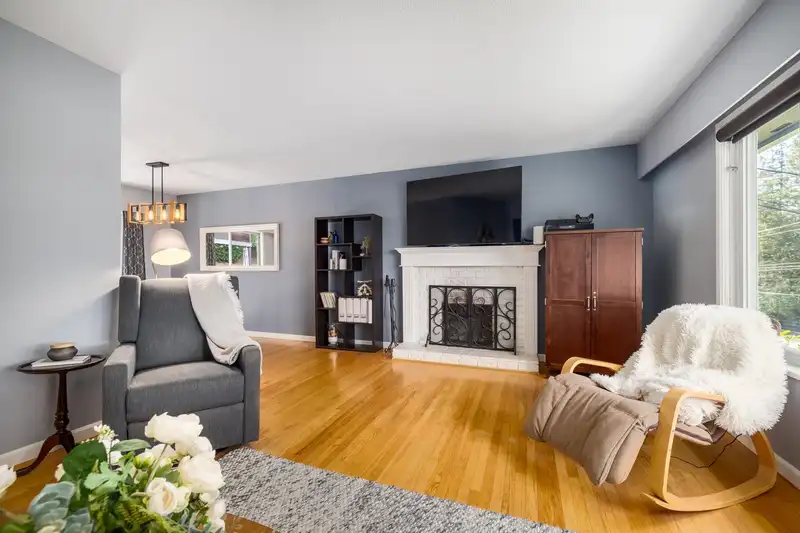 1580 SHAUGHNESSY STREET - photo 4 of 34