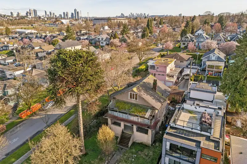 2798 YALE STREET - photo 4 of 19