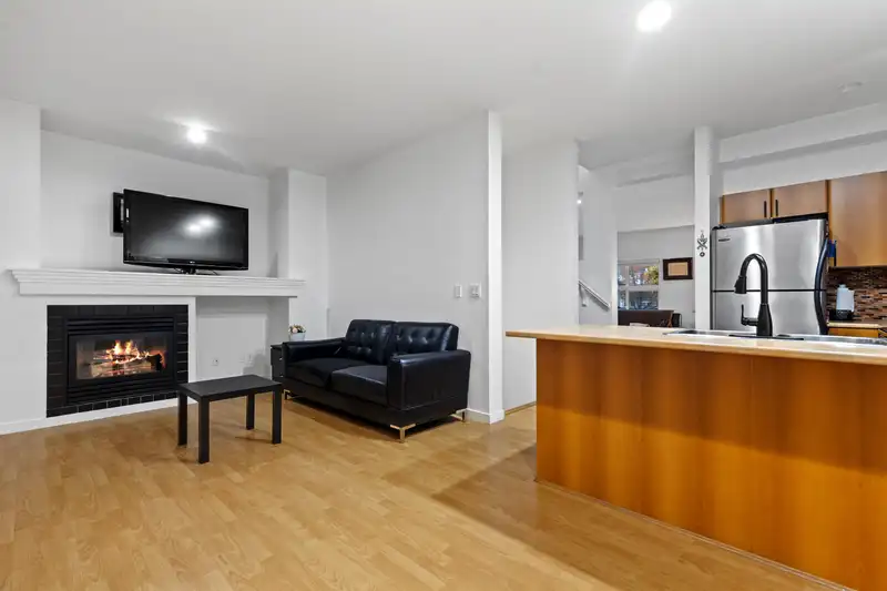 5 6366 126 STREET - photo 4 of 30