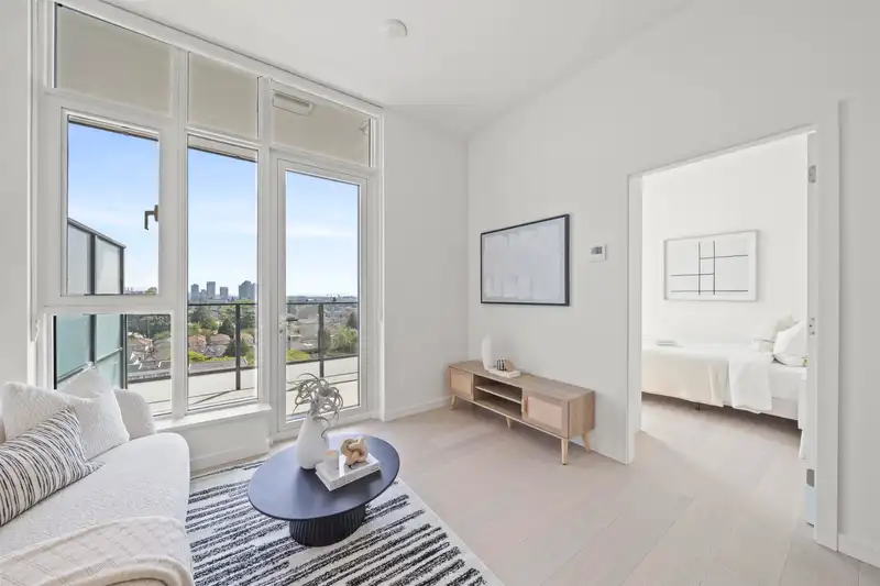 1004 8415 GRANVILLE STREET - photo 2 of 21