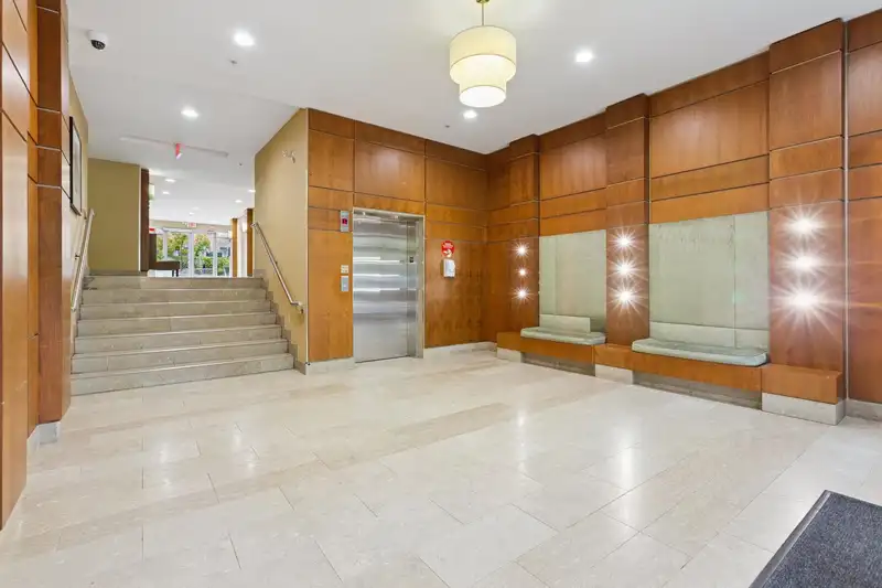 422 9288 ODLIN ROAD - photo 4 of 35