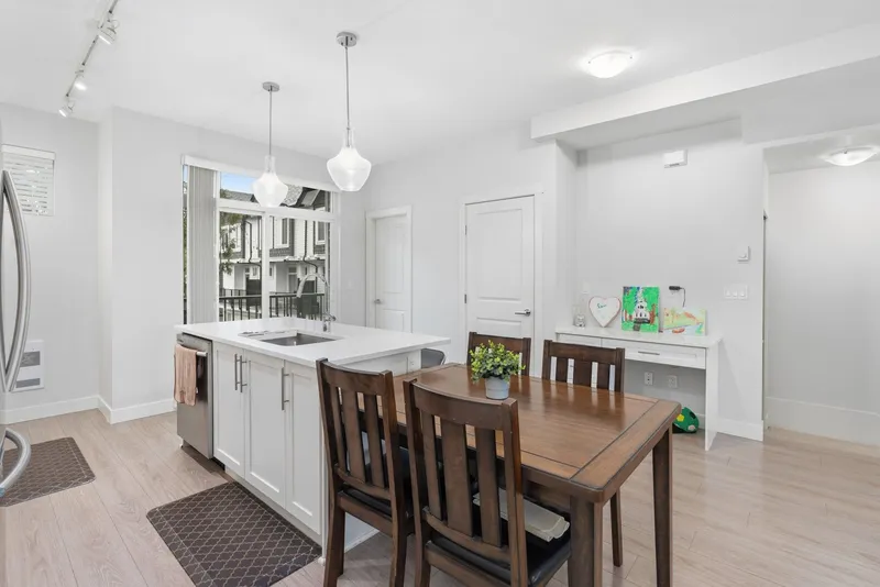 147 6030 142 STREET - photo 4 of 25