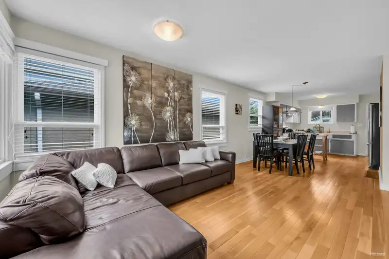 3278 PARKER STREET - photo 3 of 31