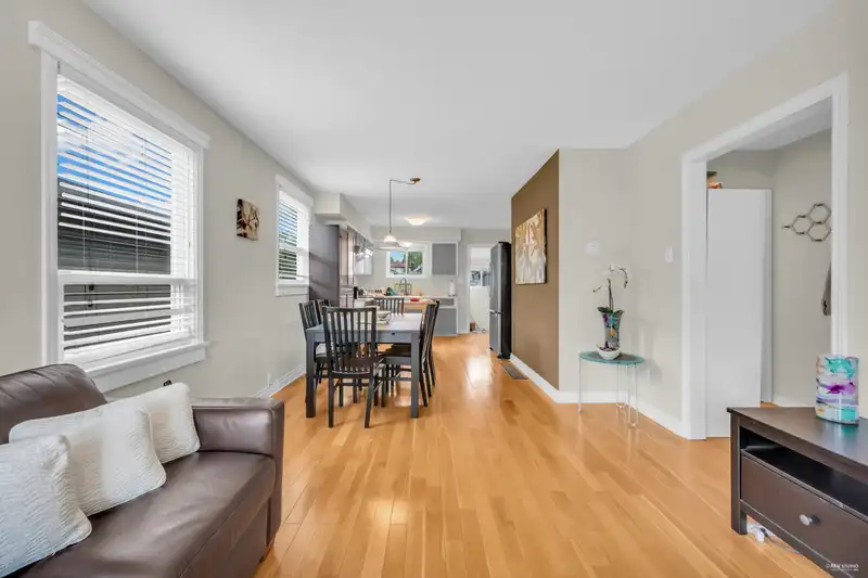 3278 PARKER STREET - photo 4 of 31