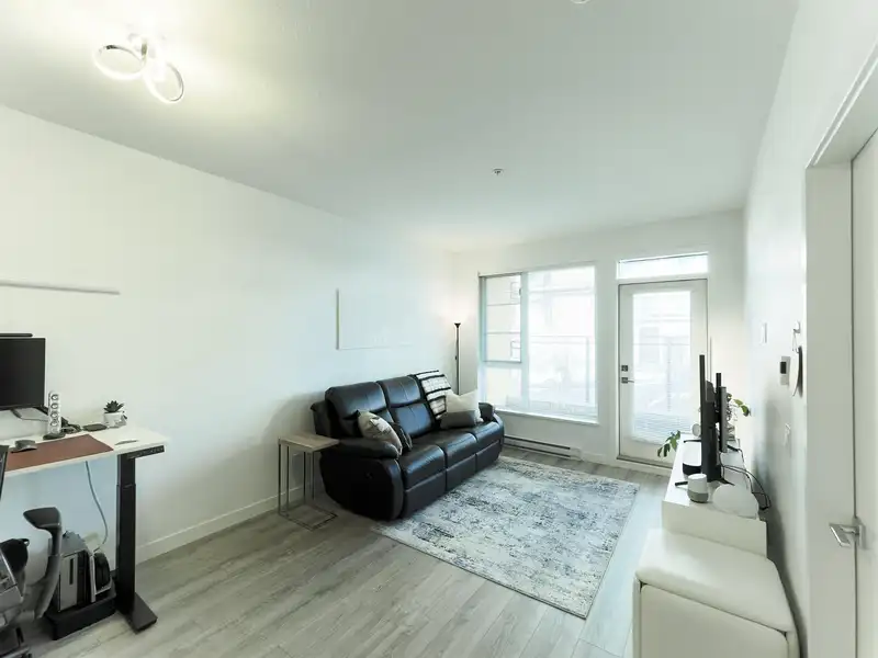 213 516 FOSTER AVENUE - photo 3 of 13