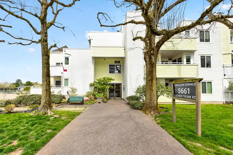 19 5661 LADNER TRUNK ROAD - photo 3 of 32