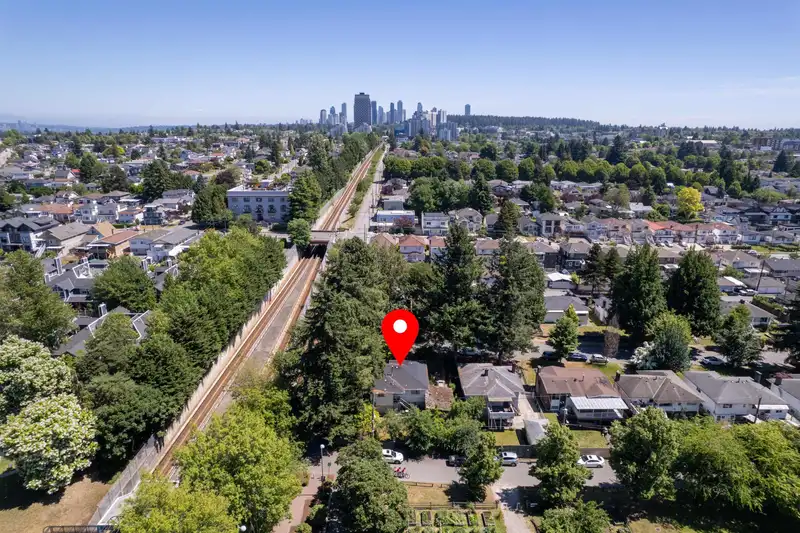 4507 TODD STREET - photo 2 of 32