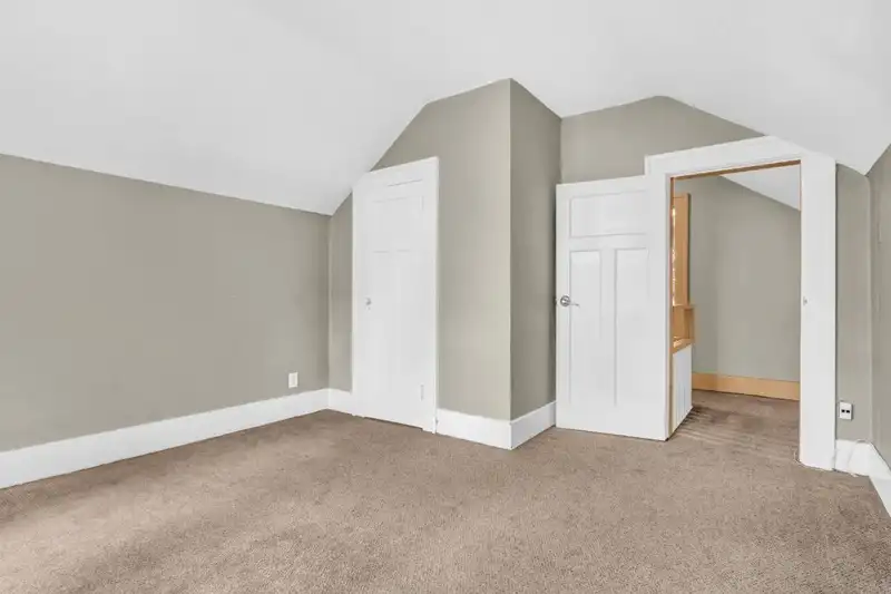 1775 CEDAR CRESCENT - photo 2 of 22