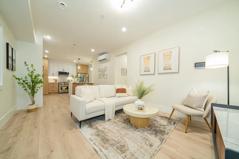 7813 SHAUGHNESSY STREET - photo 1 of 20