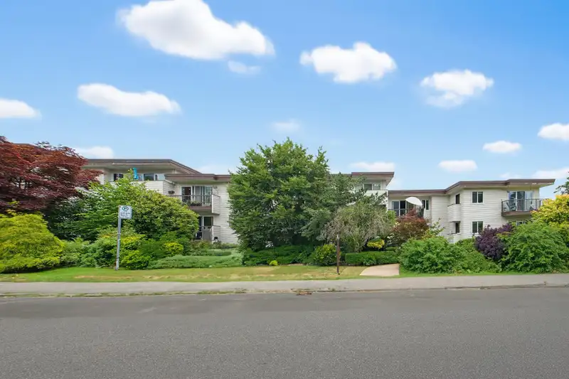 301 2125 W 2ND AVENUE - photo 1 of 35