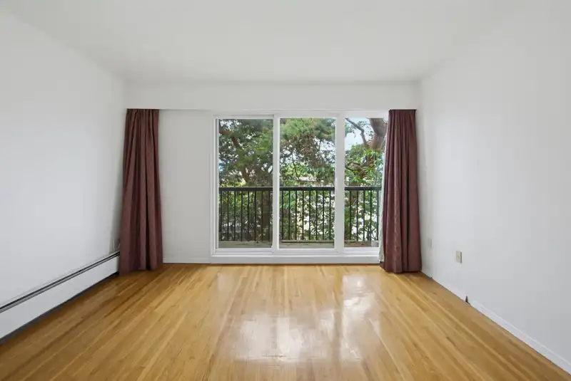 301 2125 W 2ND AVENUE - photo 3 of 35