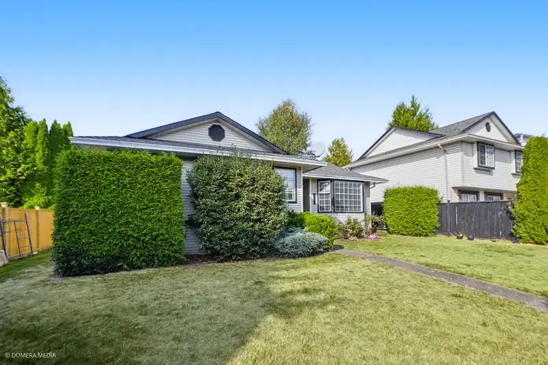 6165 192 STREET - photo 2 of 30