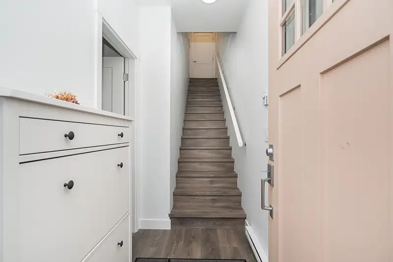 115 707 ROBINSON STREET - photo 4 of 40