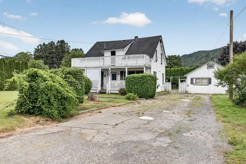 4392 WILSON ROAD - photo 3 of 10