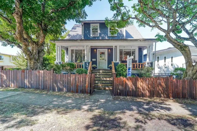 1807 E 35TH AVENUE - photo 1 of 26
