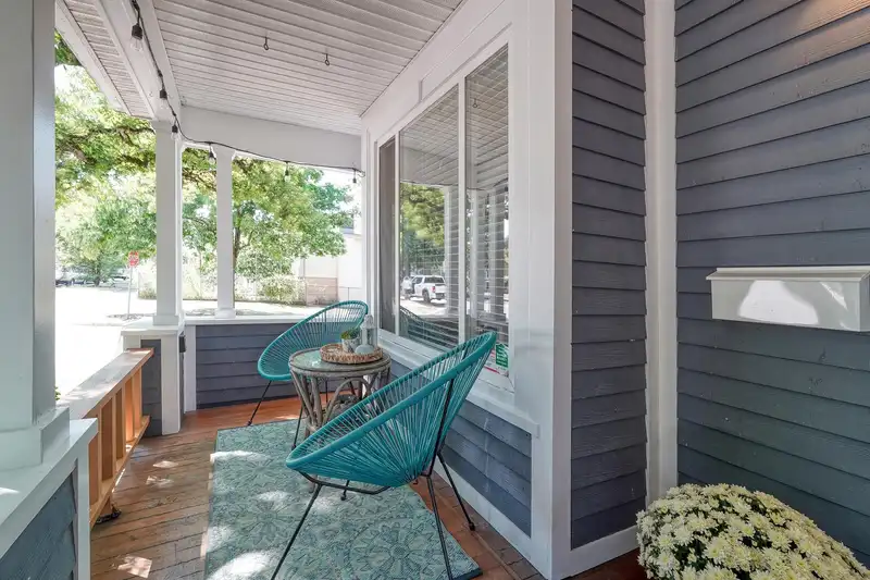 1807 E 35TH AVENUE - photo 2 of 26