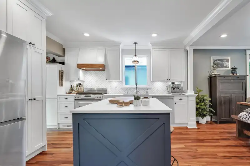 1807 E 35TH AVENUE - photo 3 of 26