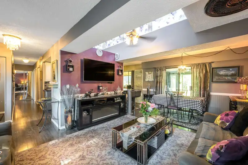 3741 207B STREET - photo 4 of 31