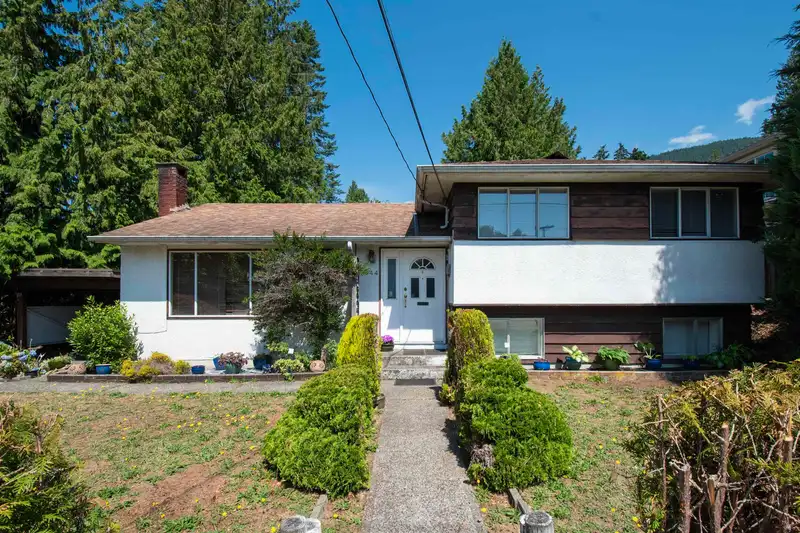 944 HANDSWORTH ROAD - photo 1 of 15