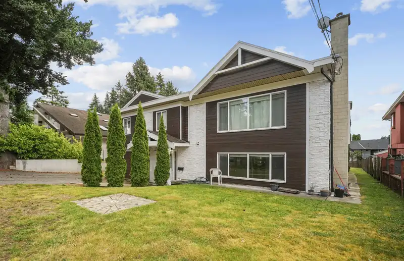 11860 75A AVENUE - photo 1 of 40